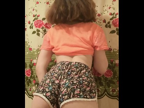❤️ Leanabh òg sexy a ’toirt dheth na shorts aice air a’ chamara ❤️  Fucking  aig porn gd.pornovore.ru ❌❤