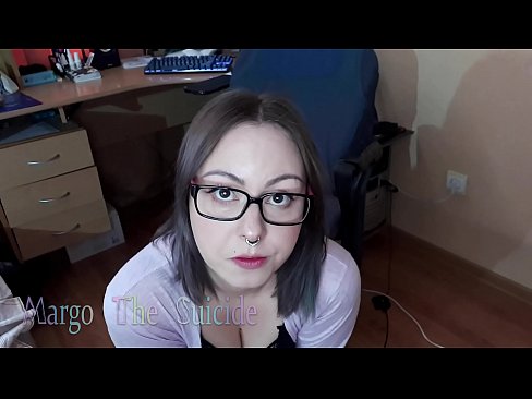 ❤️ Nighean gnèitheach le speuclairean a’ suirghe Dildo gu domhainn air a’ chamara ❤️ Fucking aig porn gd.pornovore.ru ❌❤